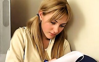 Alpha Porno amateur blonde