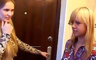 H Clips beautiful gape