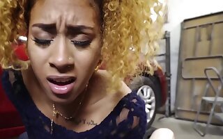 Porn One babe blowjob